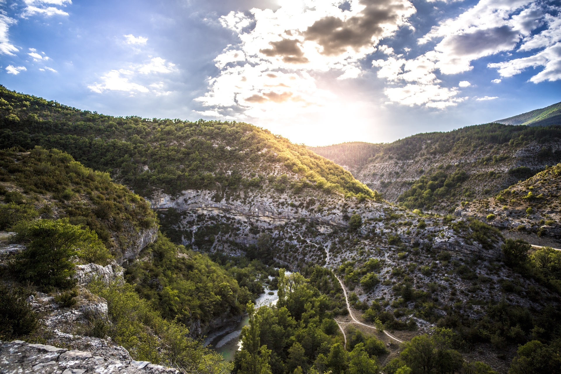 Gorges du Verdon rocky deep gorge with bright turquoise water and craggy cliffs